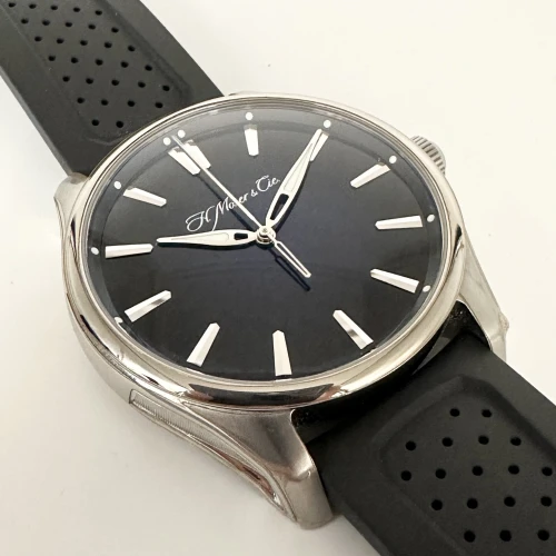 H.Moser & Cie Pioneer Centre Seconds